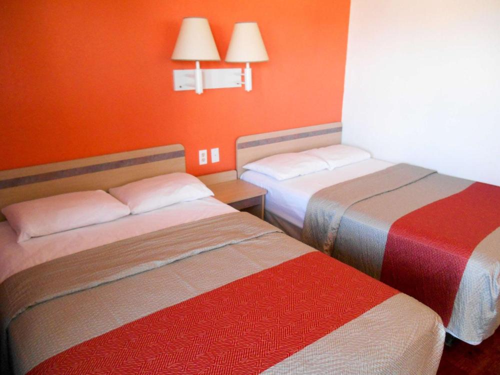 Queen Room with Two Queen Beds - Disability Access - Non-Smoking interior